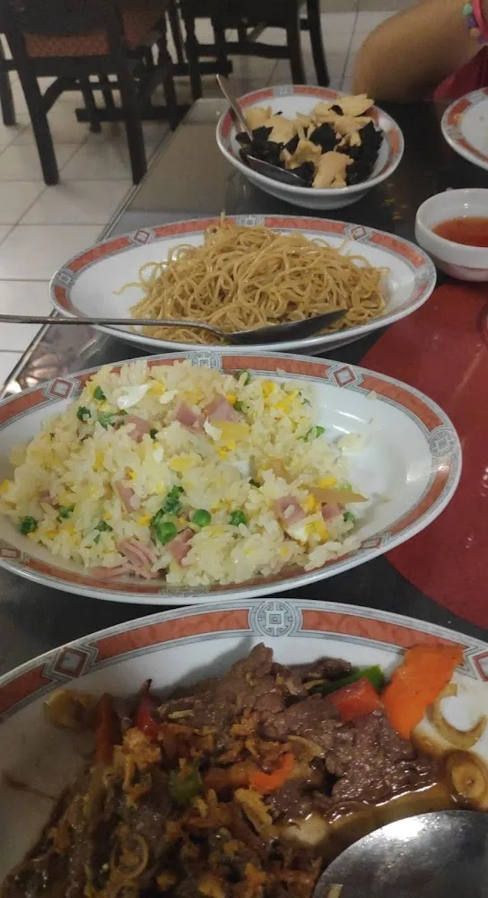Poulet Champignons Noir Boeuf Citronnelle Riz Cantonais Nouilles Sautés